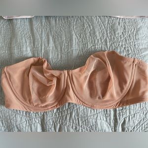 SKIMS. ULTRA FINE MESH STRAPLESS BRA. 40C.